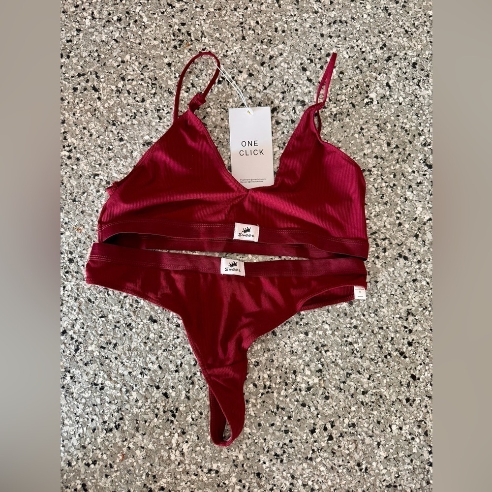 Women's Elegant Ribbed Lingerie Set - Picture 6 of 6
